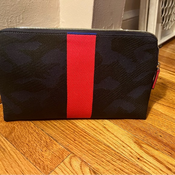 Rothy’s vanity pouch - Picture 3 of 5